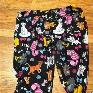 Disney cats leggings, size XL